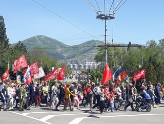 Бессмертный полк под флагом СССР